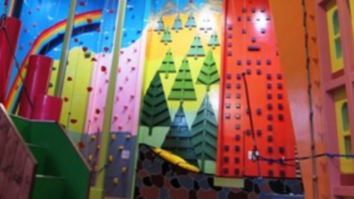 北海道のクライミング施設「クライミングランド のぼのぼ」