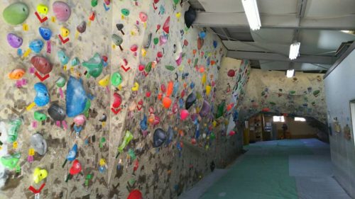 大阪府のクライミング施設「ナカガイクライミングジム堺 白鷺店」