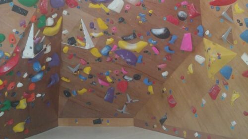 兵庫県のクライミング施設「Boulder plus（ボルダープラス）」