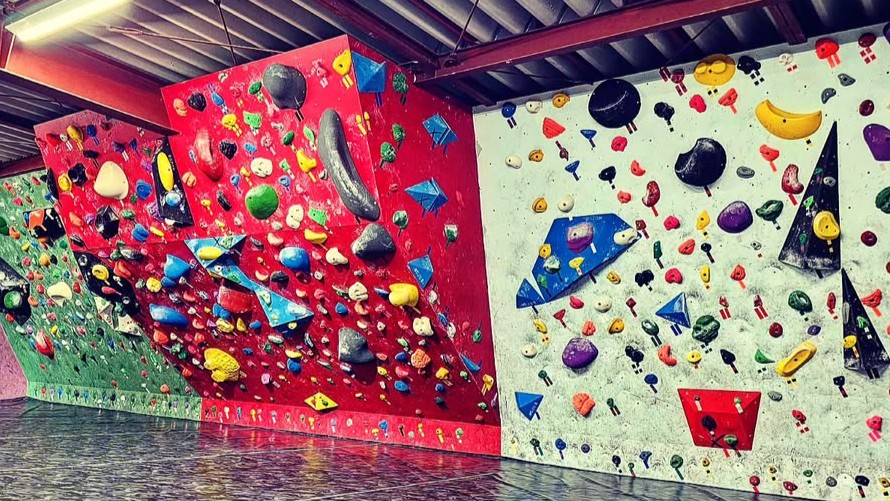 山口県のクライミング施設「RUB A DUB（ラブアダブ）」