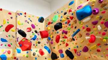 宮城県のクライミング施設「OPOCHI」です。