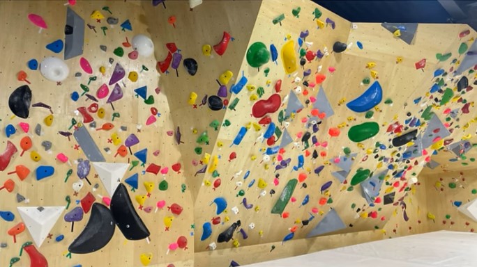 群馬県のクライミング施設「And Energy Bouldering」です。