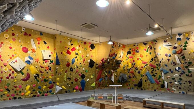 愛知県のクライミング施設「ラコンテント」